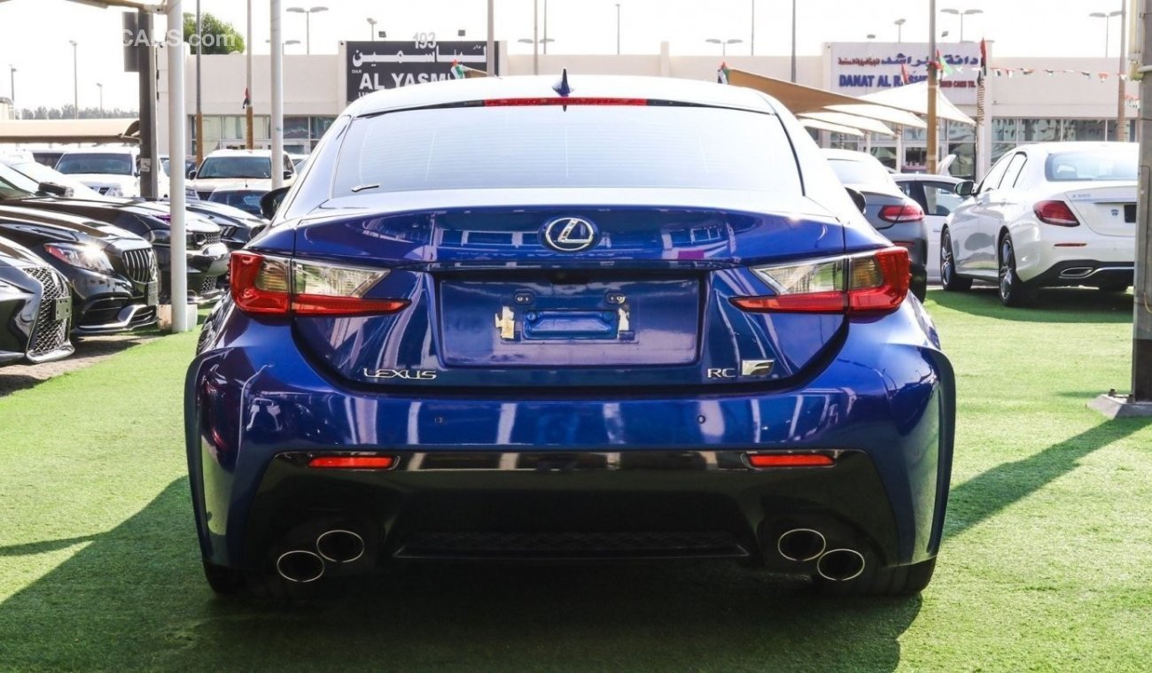 لكزس RC F F Sport