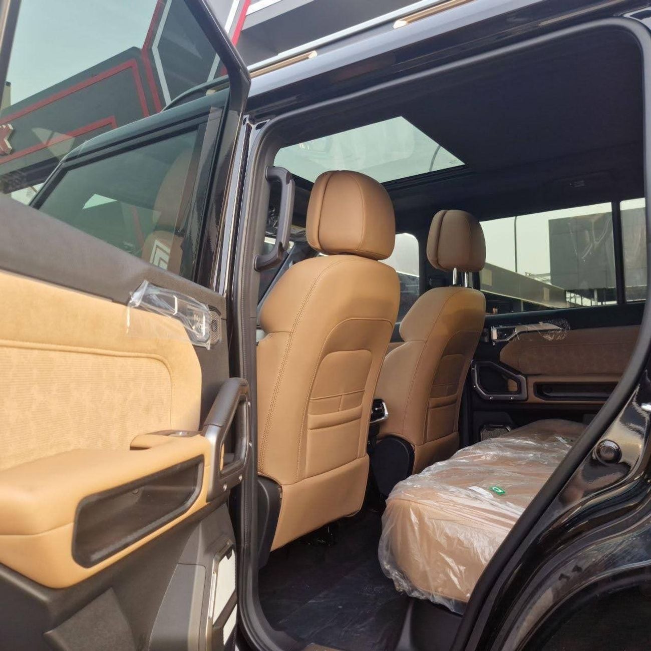 Jetour T2 | Jetour T2 Travel Plus 2025 – Brand New Exterior Color: Premium Pearl Black Interior Color: Premium