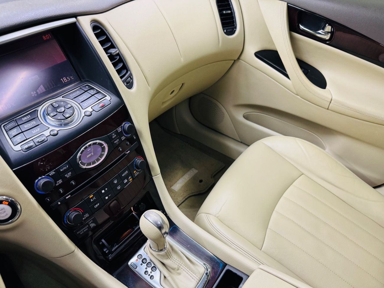 إنفينيتي QX50 Luxury 3.7L 4WD