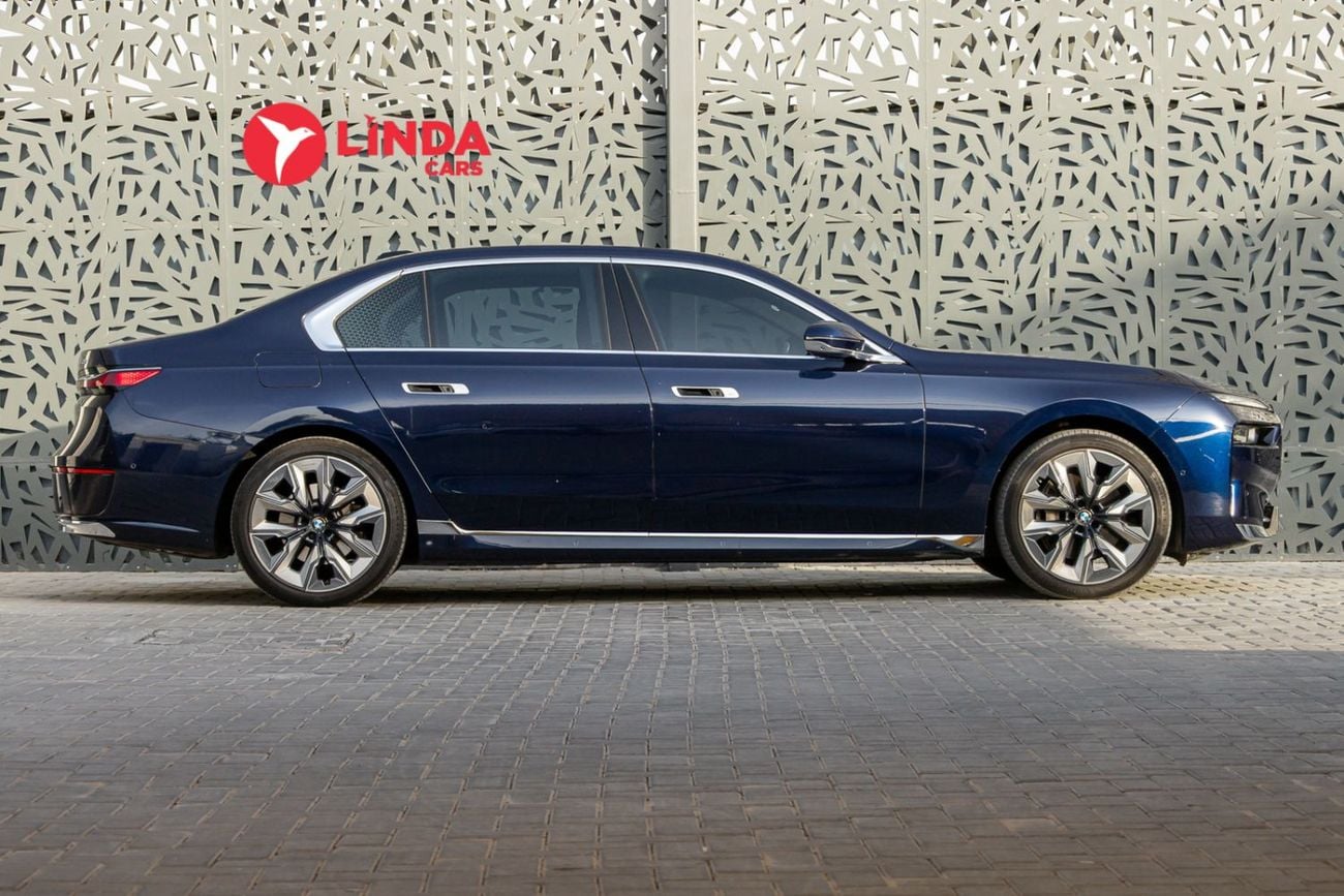 BMW 740i LUXURY PURE EXCELLENCE 2023 BMW 740i GCC | Agency Warranty