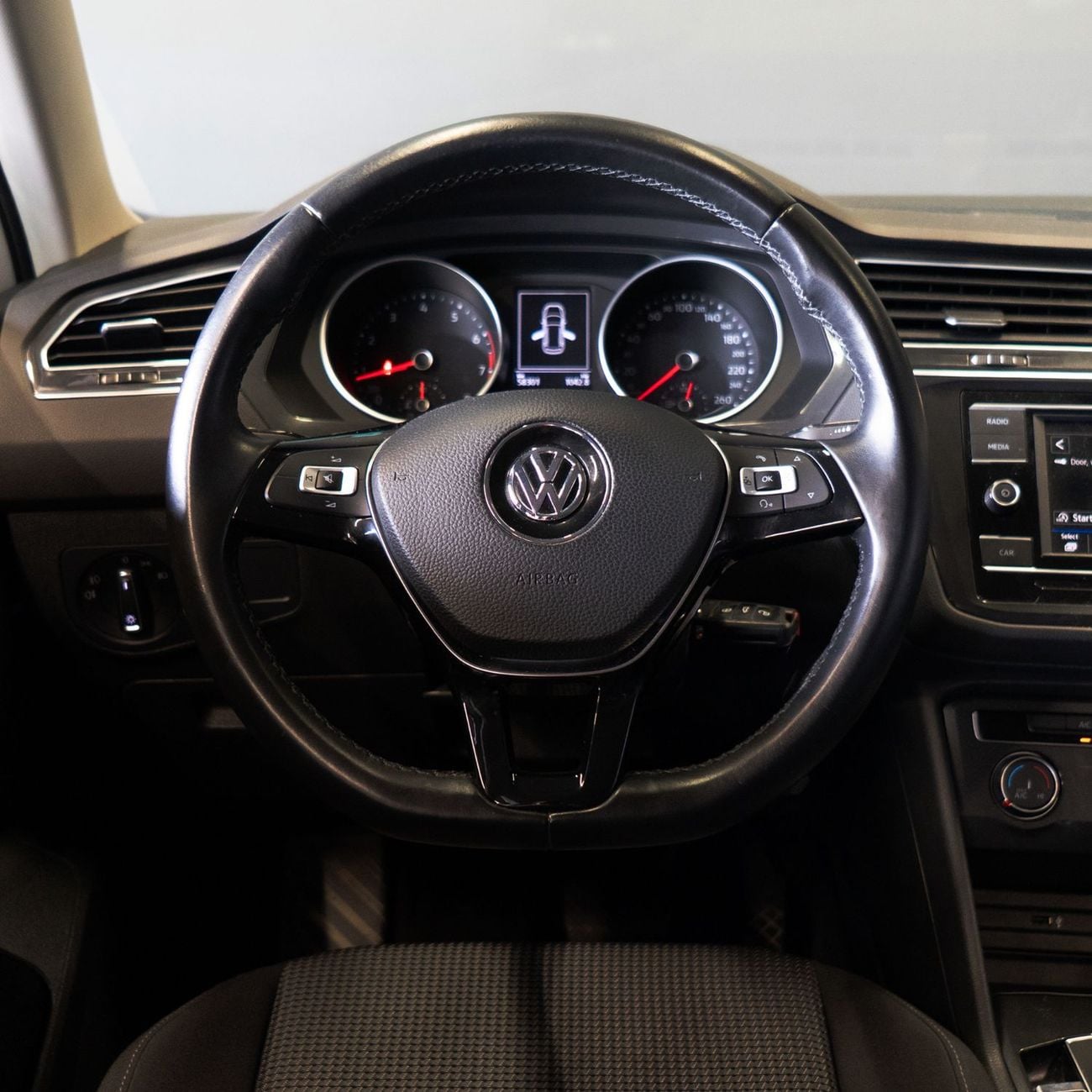 Volkswagen Tiguan SE 1.4L AED 1,118 pm • 0% Downpayment • Volkswagen Tiguan SE • 1 Year Warranty