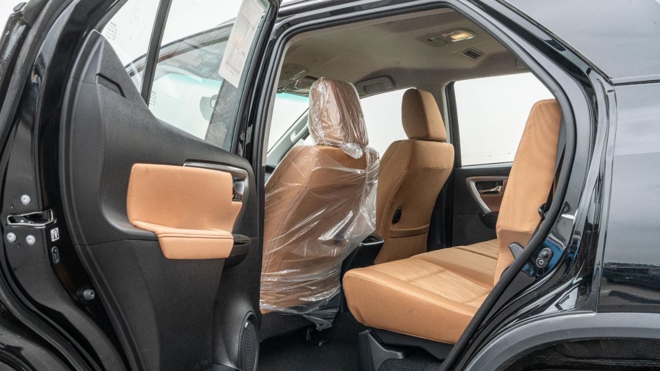 تويوتا فورتونر VXR 2026 Toyota Fortuner VX 4.0L AT Petrol (Black-Tan)