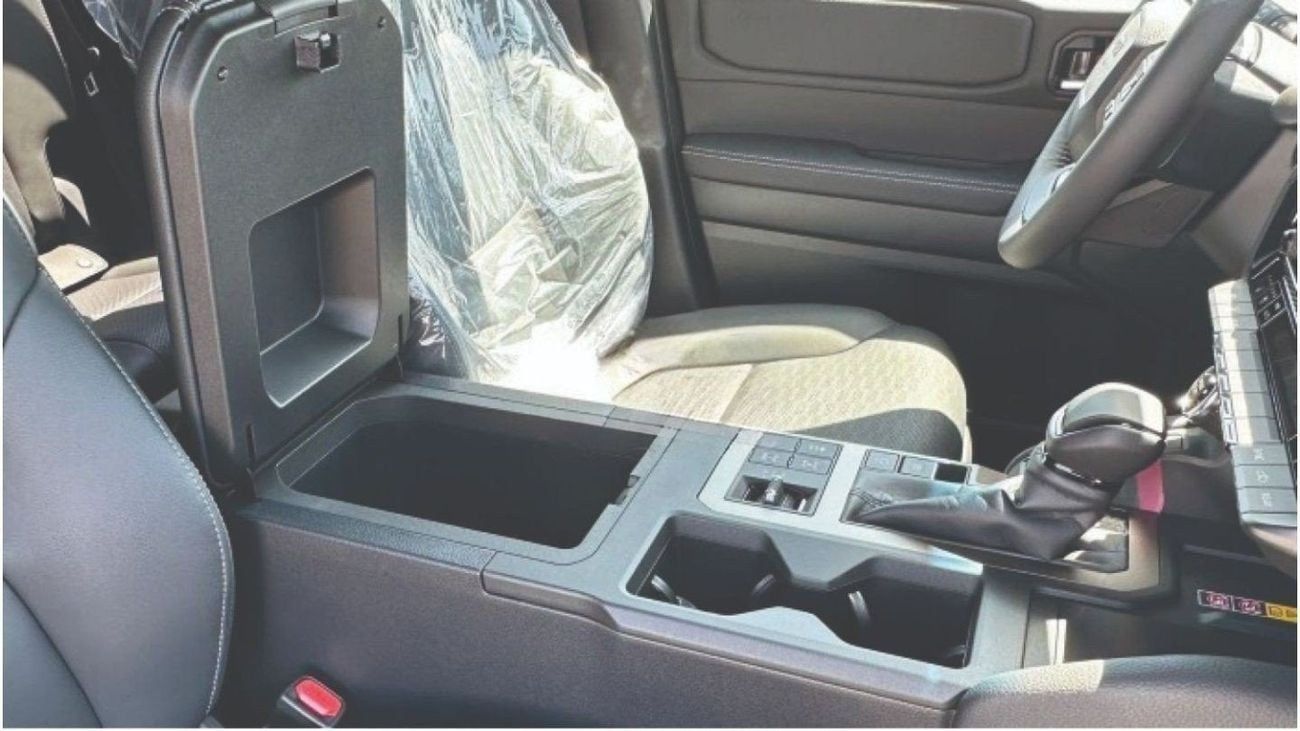 تويوتا برادو 2.4 Petrol 2025