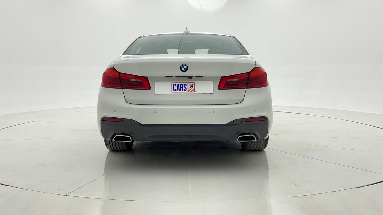 بي أم دبليو 520i M SPORT 2 | بدون دفعة مقدمة | اختبار قيادة مجاني للمنزل