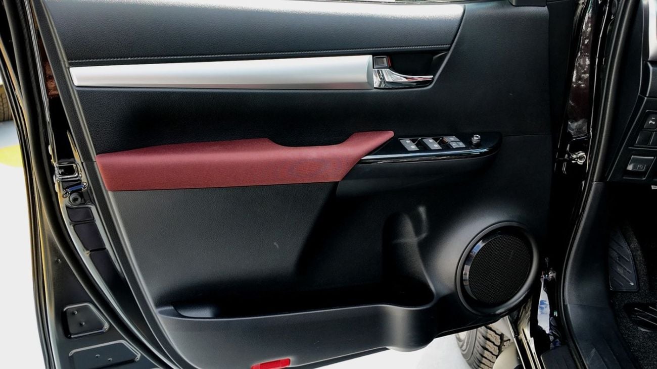 Toyota Hilux TOYOTA HILUX SR5 2.7L 4WD M/T 2024