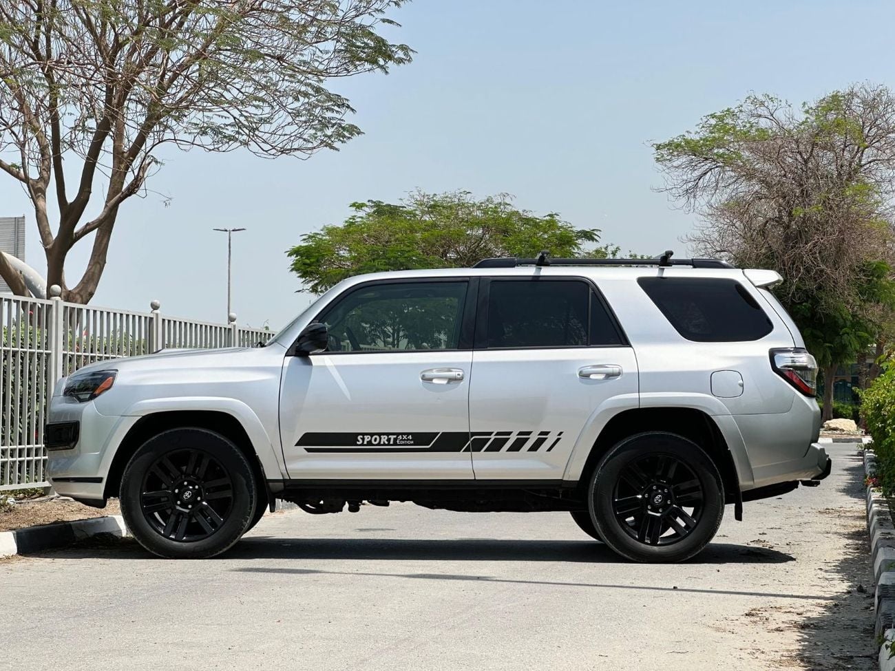 Toyota 4Runner Left Hand Drive Year: *2016* *Full Option Premium* UAE Pass