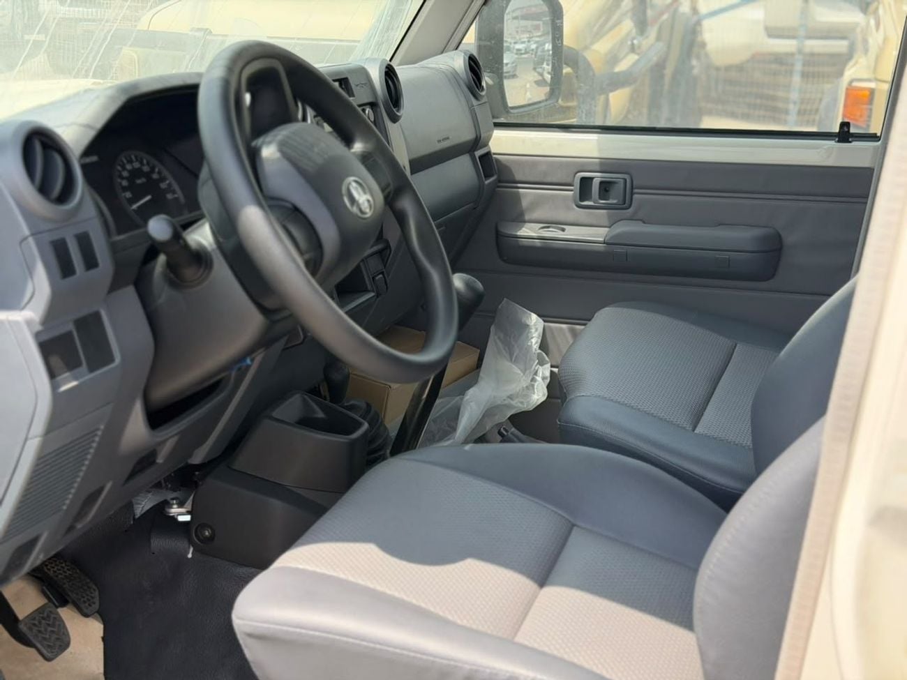 Toyota Land Cruiser 70 LC76 LX TOYOTA LC76 4.2 MT 2026 BASIC NO DIFF LOCK