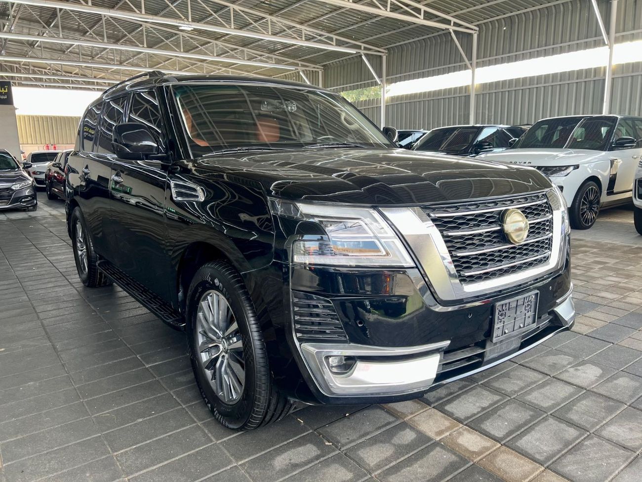 Nissan Armada Armada Le big engine 4+4
