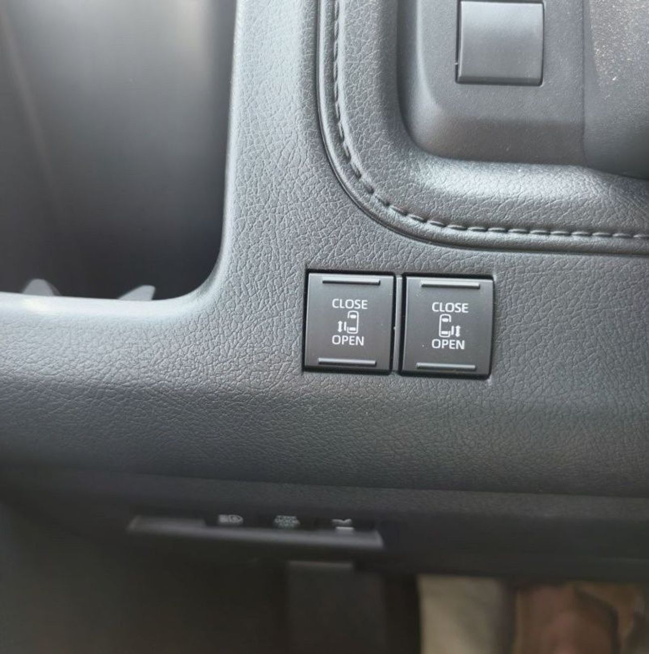 تويوتا جرافينا 2024 Toyota Granvia 3.5L 6 seater