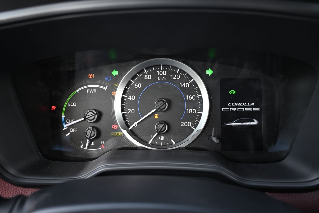 Toyota Corolla Cross 1.8L Hybrid Basic Option