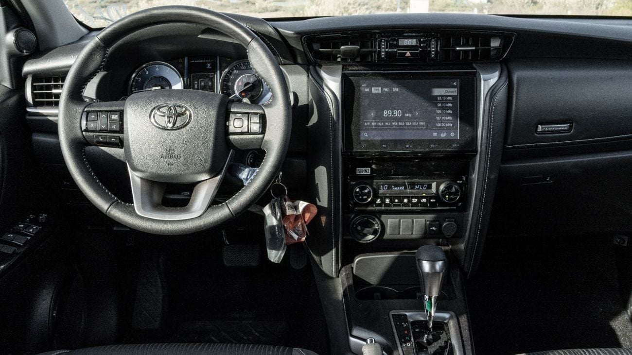 تويوتا فورتونر 2026 Toyota Fortuner VX 4.0L AT Petrol (Black-Black)