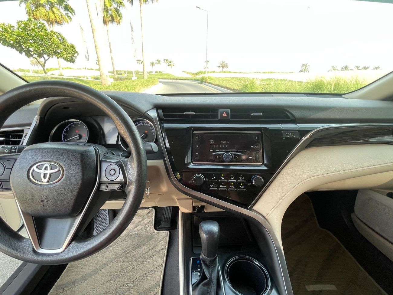 Toyota Camry SE Banking facilities without the need for a first payment