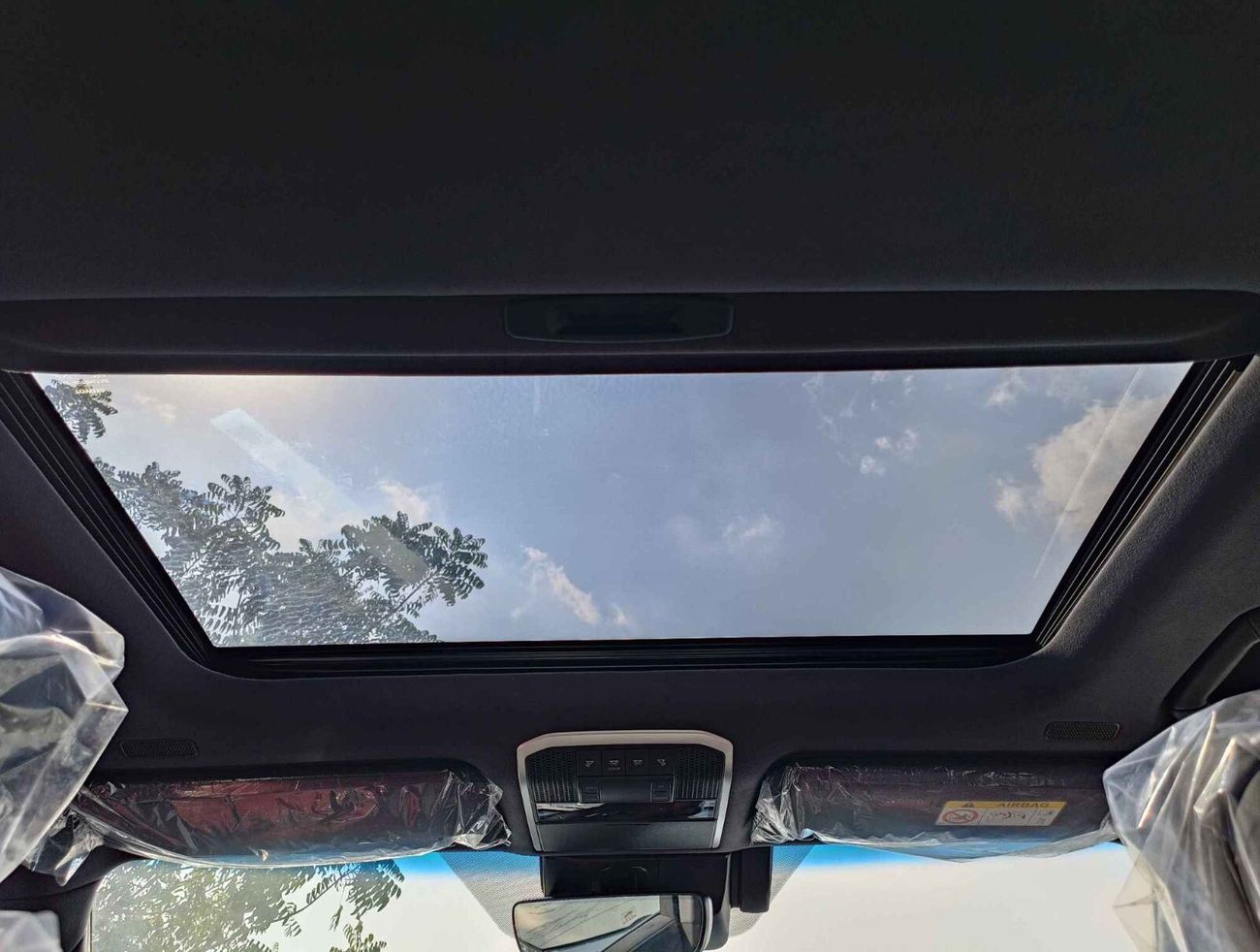 Toyota Land Cruiser LC300 / VXR / 3.3L Diesel / LOWEST PRICE IN MARKET (CODE # 67962)