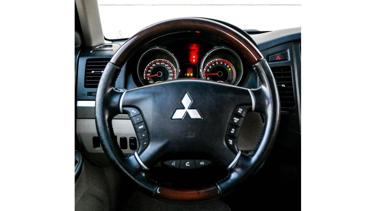 ميتسوبيشي باجيرو GLS اعلى ميتسوبيشي باجيرو 2013 خليجي بحالة ممتازة من الداخل والخارج