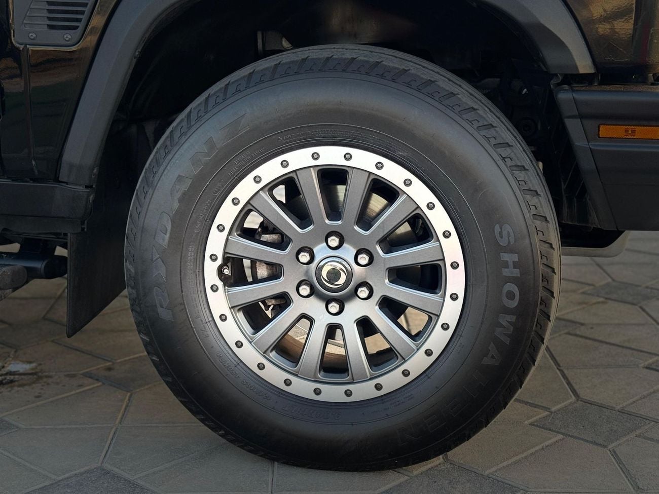 إينيوس غرينادير FIELDMASTER EDITION