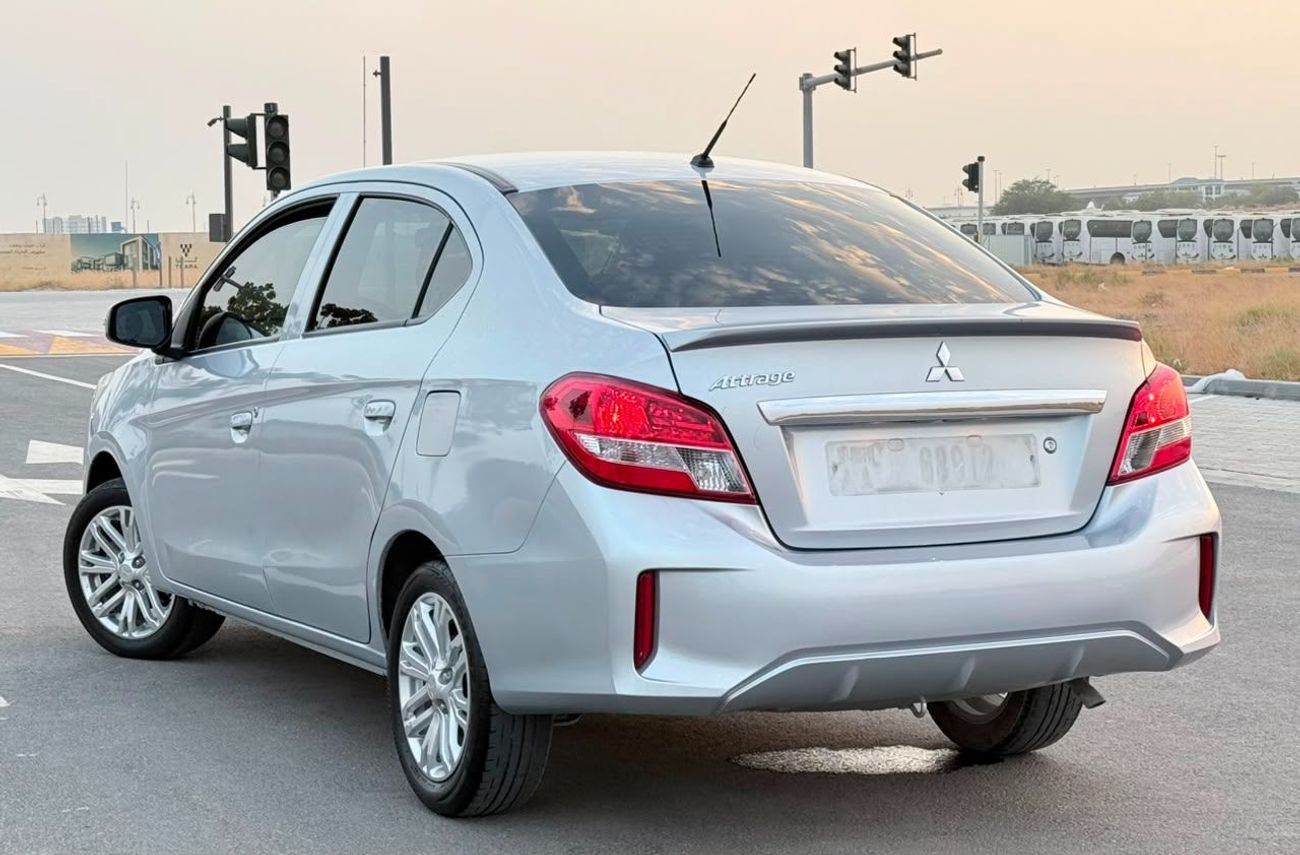 Mitsubishi Attrage GLX