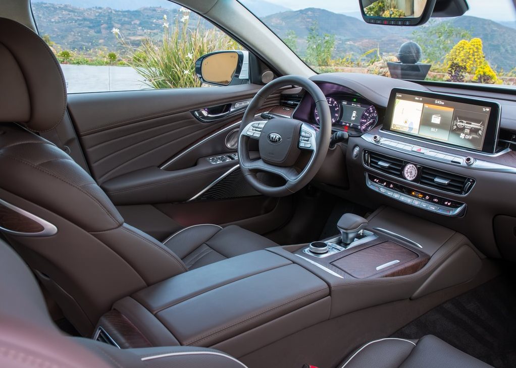 كيا K900 interior - Cockpit