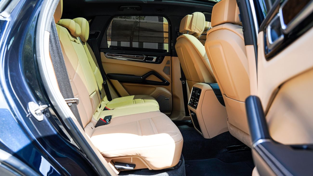 Porsche Cayenne Base