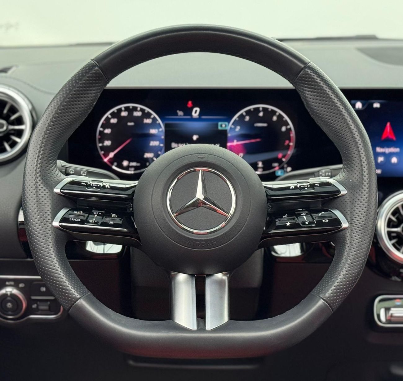 مرسيدس بنز GLA 200 2024 Mercedes-Benz GLA 200 AMG Night package, 2029 Agency Warranty + 2026 Service Contract, Agency F