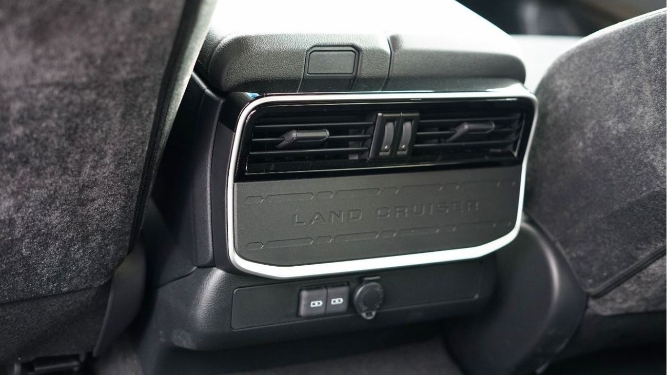 تويوتا لاند كروزر تويوتا لاند كروزر 300 -E 3.3L ديزل 2023