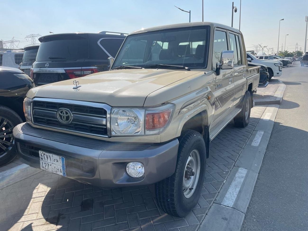 تويوتا لاند كروزر بيك آب Std 4.0L Double Cab Utility 4WD