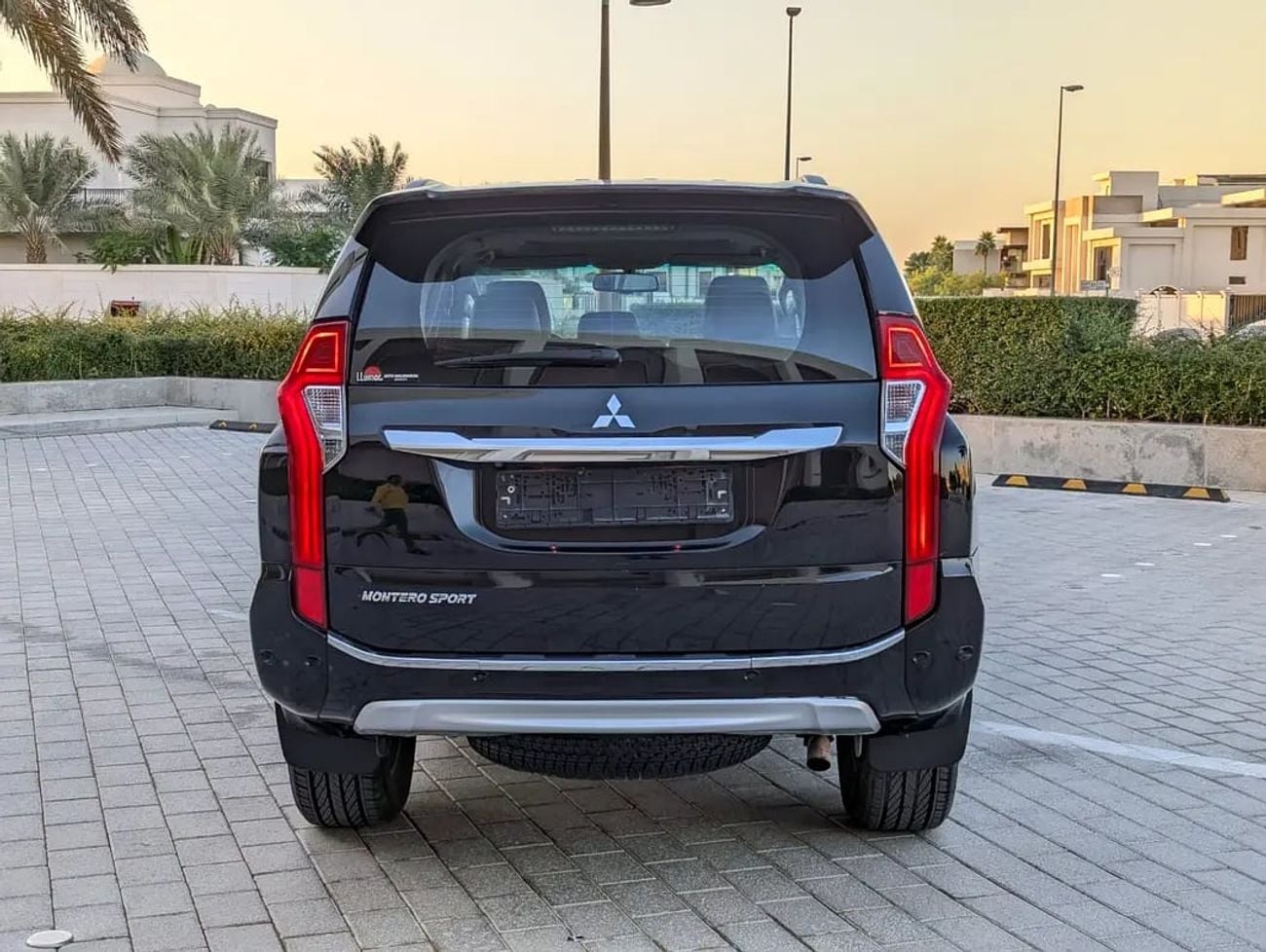 ميتسوبيشي مونتيرو سبورت FULL OPTION GLS TOP GCC IN EXCELLENT CONDITION