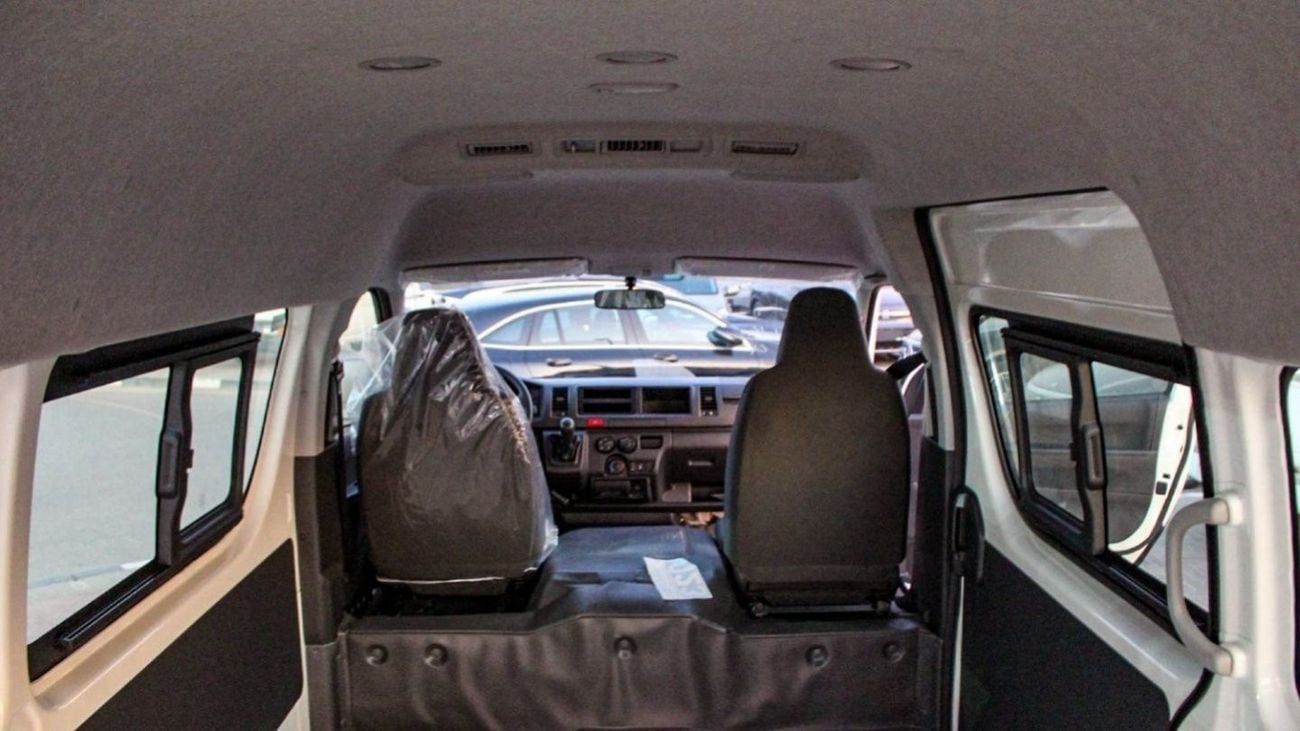 Toyota Hiace DLS -Standard Roof  Panal Van 2.5L DLX WIDE AC VAN MT