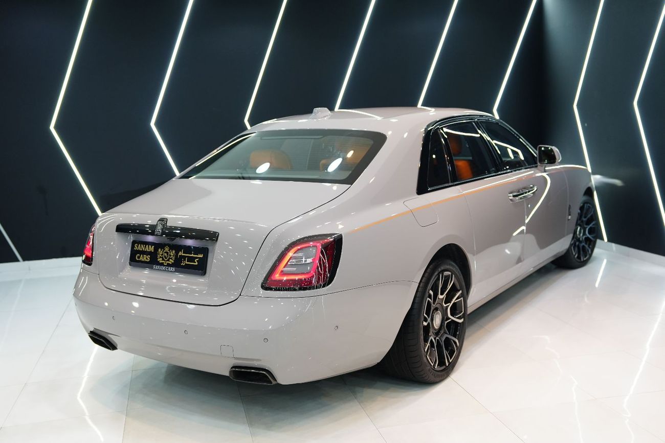 رولز رويس جوست Black Badge, Rear Entertainment, Starlight, Dealer Warr + Serv!!
