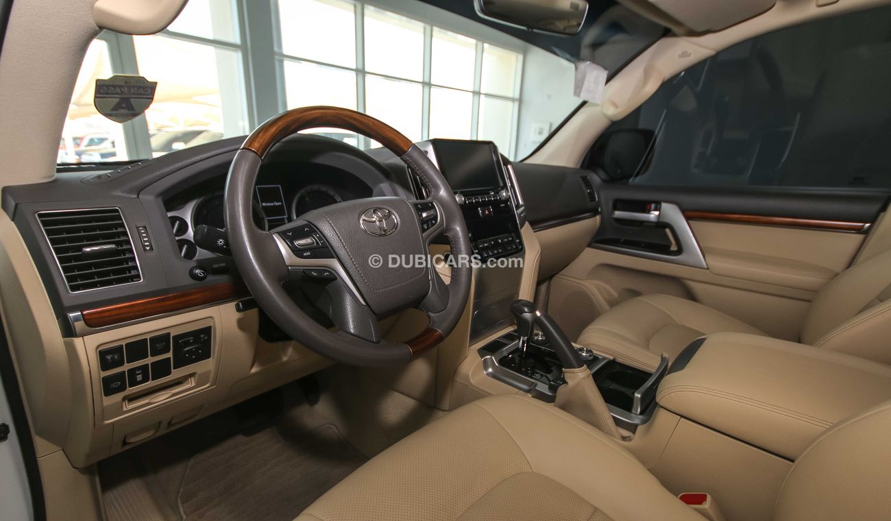 Toyota Land Cruiser GX.R V8 5.7