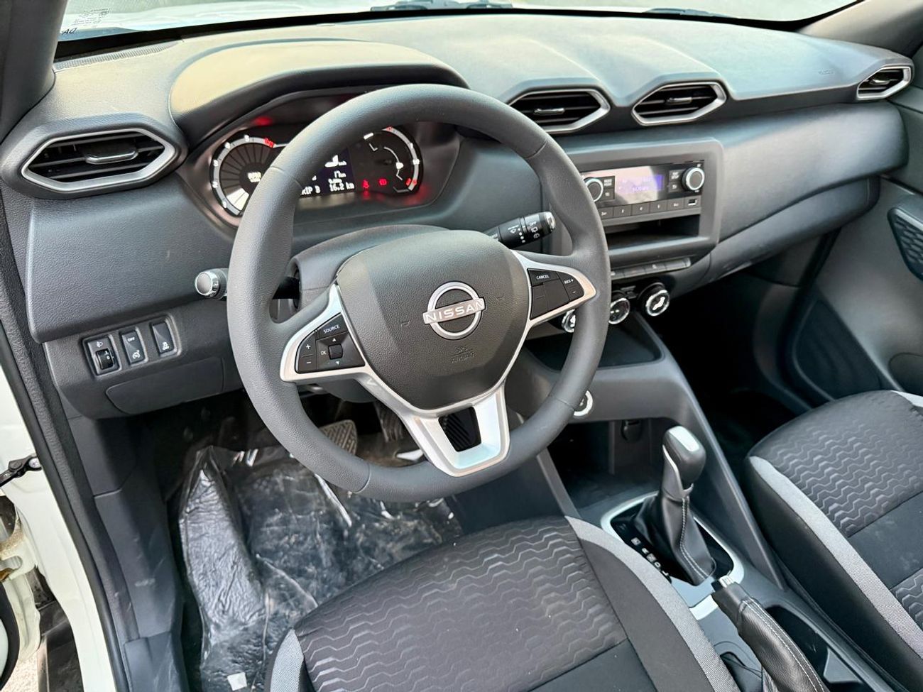 نيسان ماغنيت Nissan Magnite Acenta 1.0L Turbo Petrol Automatic