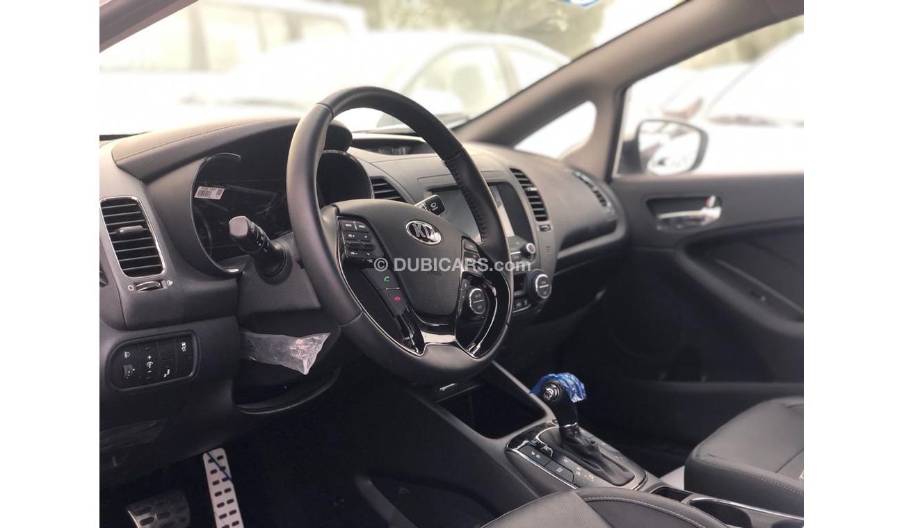 Kia Cerato 2.0L, Sunroof, Alloy Rims 17'', Push Start, Leather+Power+Memory Seats, Rear Camera, CODE - 77955