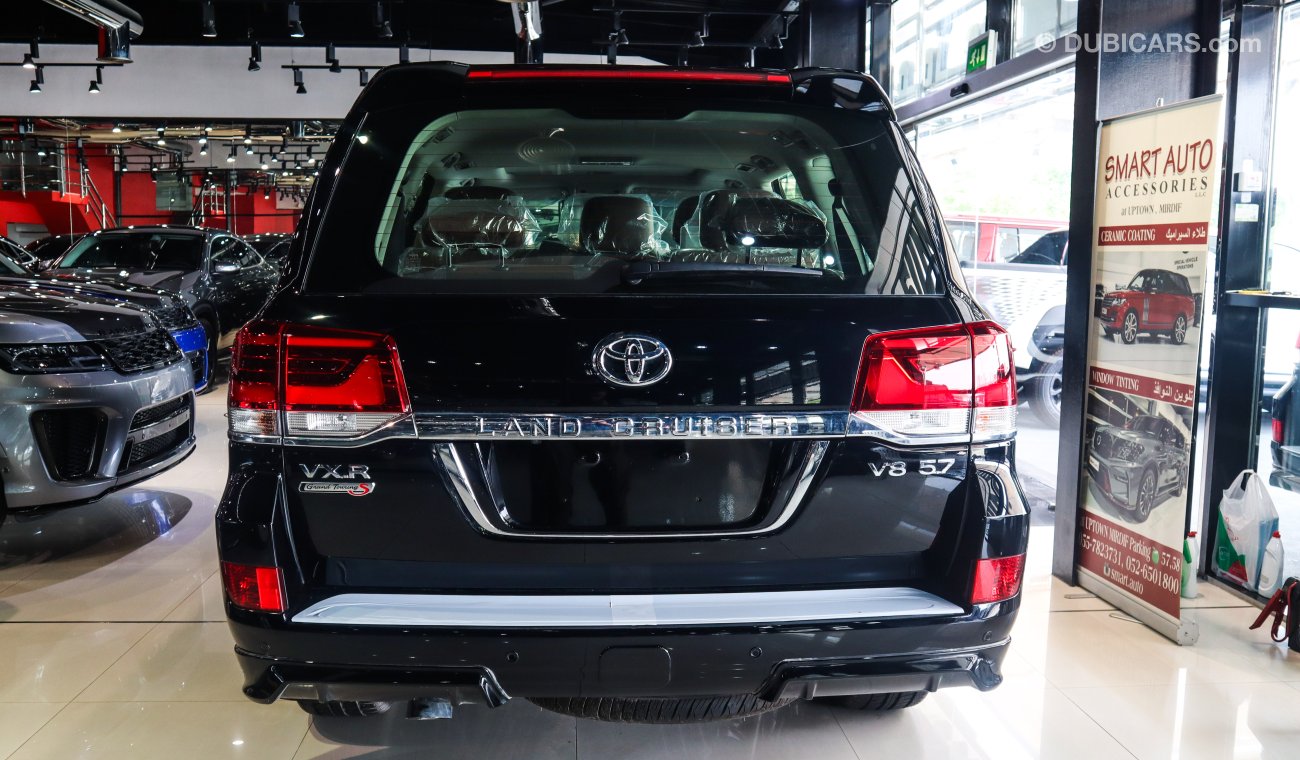 Toyota Land Cruiser VXR Grand Touring S 5.7