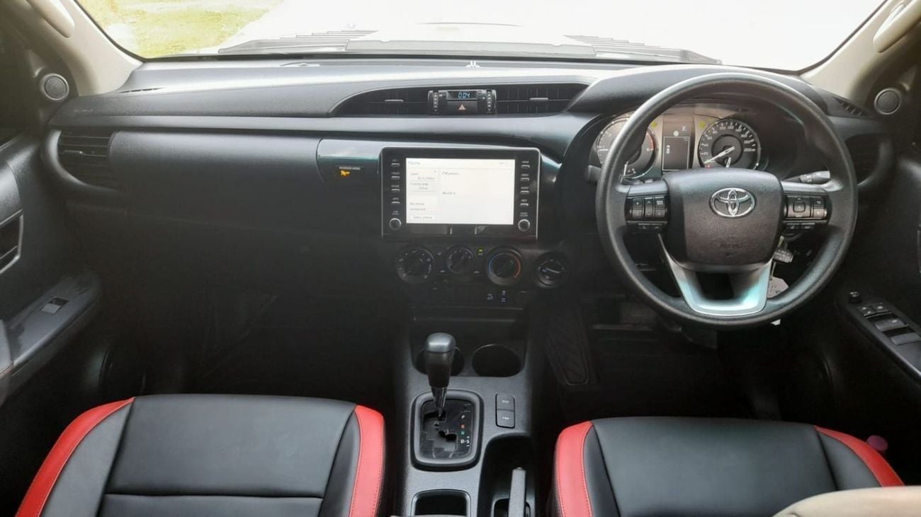 تويوتا هيلوكس Right-Hand drive 2.8 diesel Auto Full options