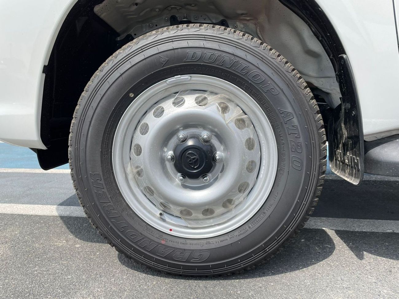 Toyota Hilux Toyota Hilux 2.7L 2024 A/T 4x4 basic with power window