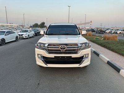 تويوتا لاند كروزر Toyota landcruise 2021Model Engine 4.0 v6 petrol GXR colour white Transmission Automatic Interior.Bl