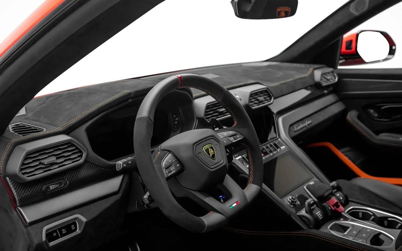 لامبورغيني اوروس 4.0T V8 Performante With Akrapovic Exhaust - Euro Spec