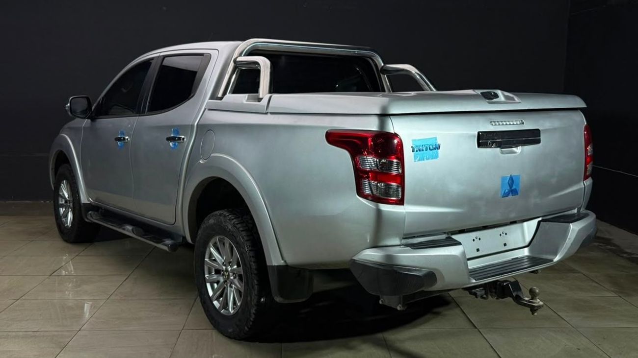 ميتسوبيشي تريتون DIESEL 4.0L RIGHT HAND DRIVE ONLY FOR EXPORT AVAILABLE