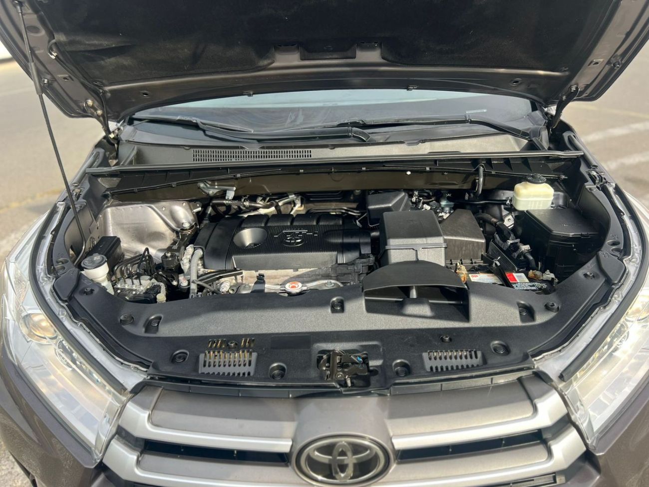 تويوتا هايلاندر 2018 Toyota Highlander LE+ 2.7L V4 - FWD - Petrol - Rare Stock - 7 Seater Rear CAM - 58,200 mileage 