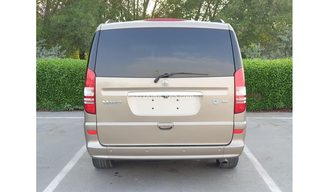 Mercedes-Benz Viano Mercedes Viano 2011 GCC // Full option // Perfect condition // no accident