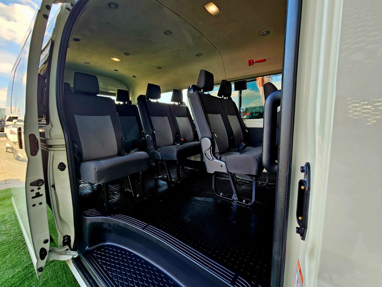 تويوتا هاياس AUTOMATIC PATROL/ 3.5 V6/ 13 SEATS / LOW MILEAGE/ PASSENGER