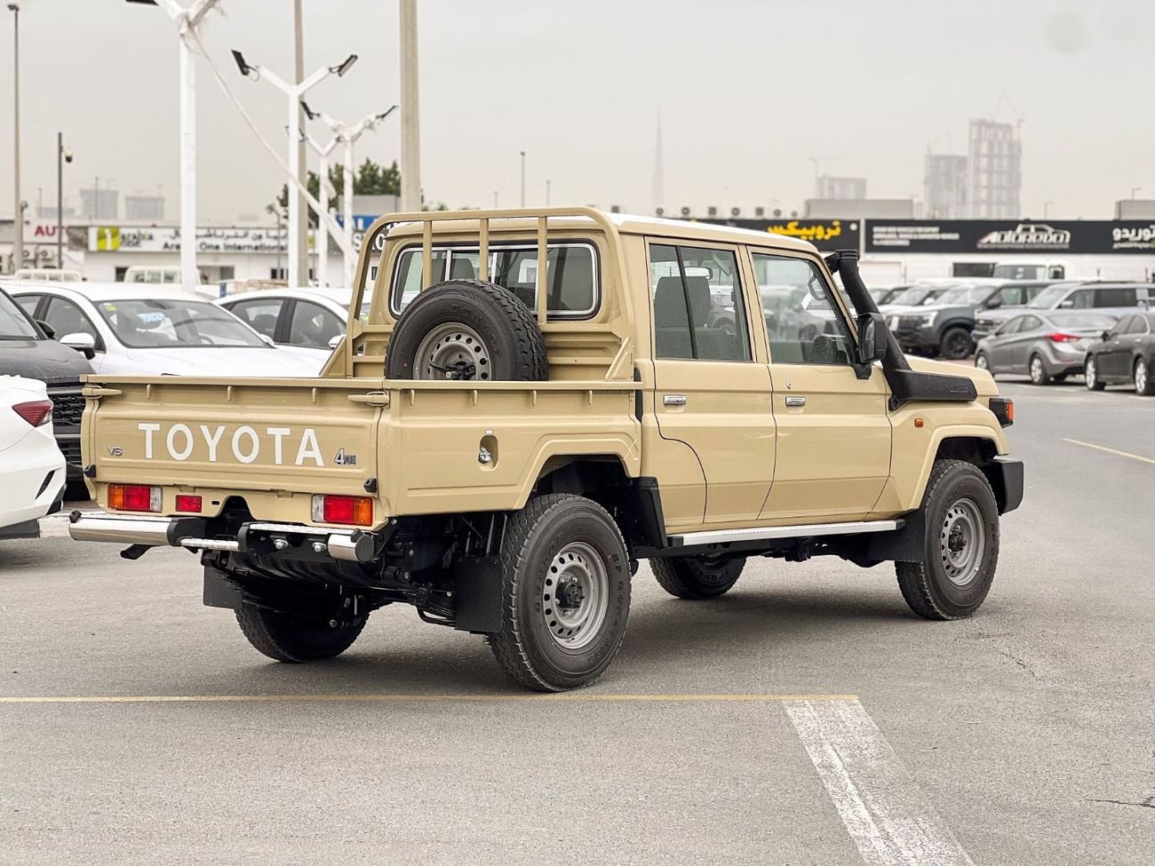 تويوتا لاند كروزر بيك آب EXPORT ONLY - LC79 DC STD 4.0L PETROL AT