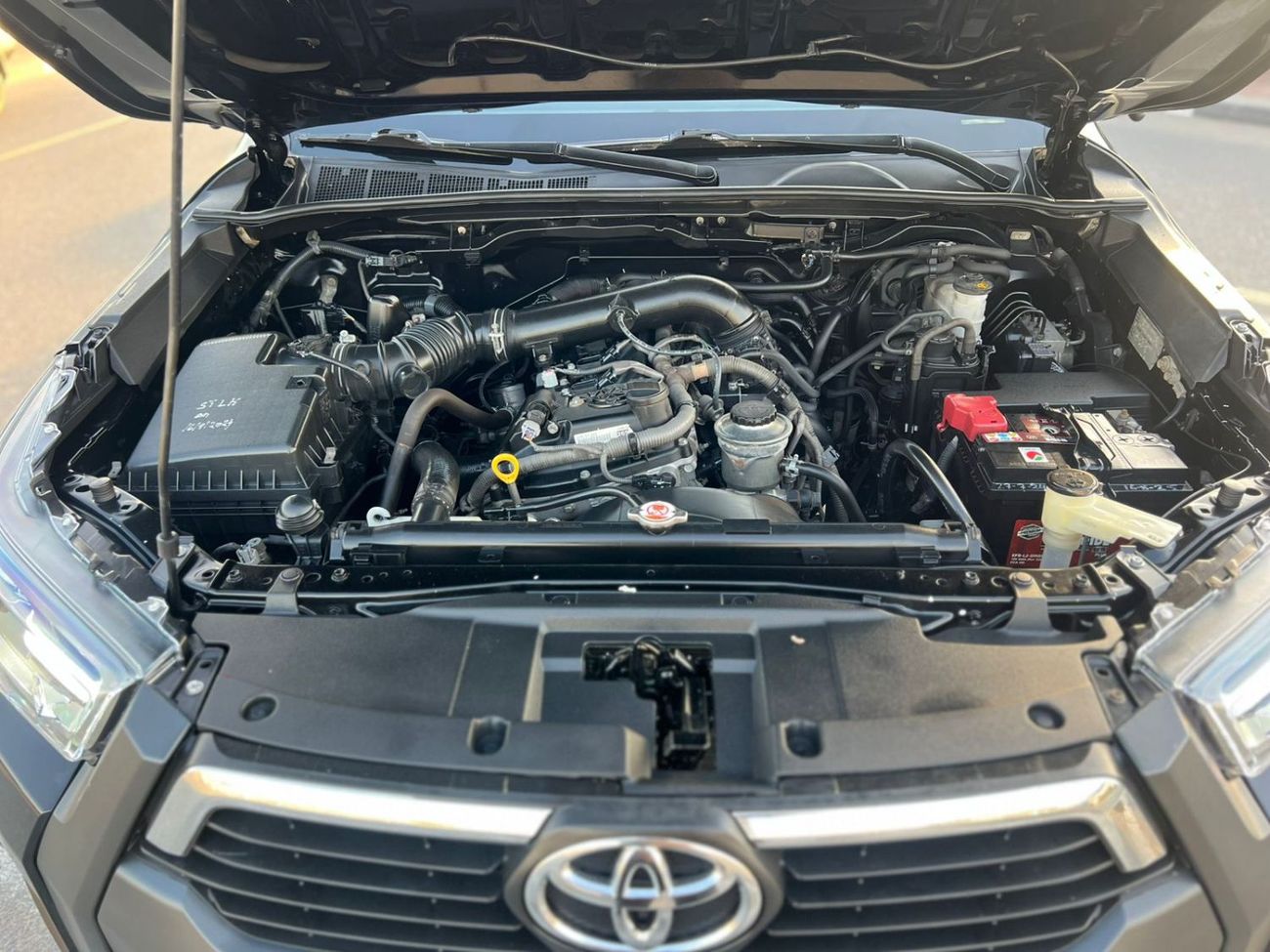 Toyota Hilux 2019 Toyota Hilux GL  Advanture Modified - 2.7L V4 - AWD 4x4- GCC -360* CAM - Push Start - Patrol