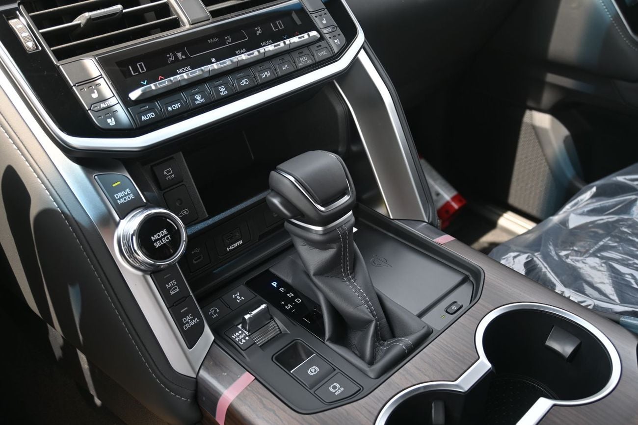 تويوتا لاند كروزر VX 3.5L TwinTurbo V6, 4WD Black inside Black