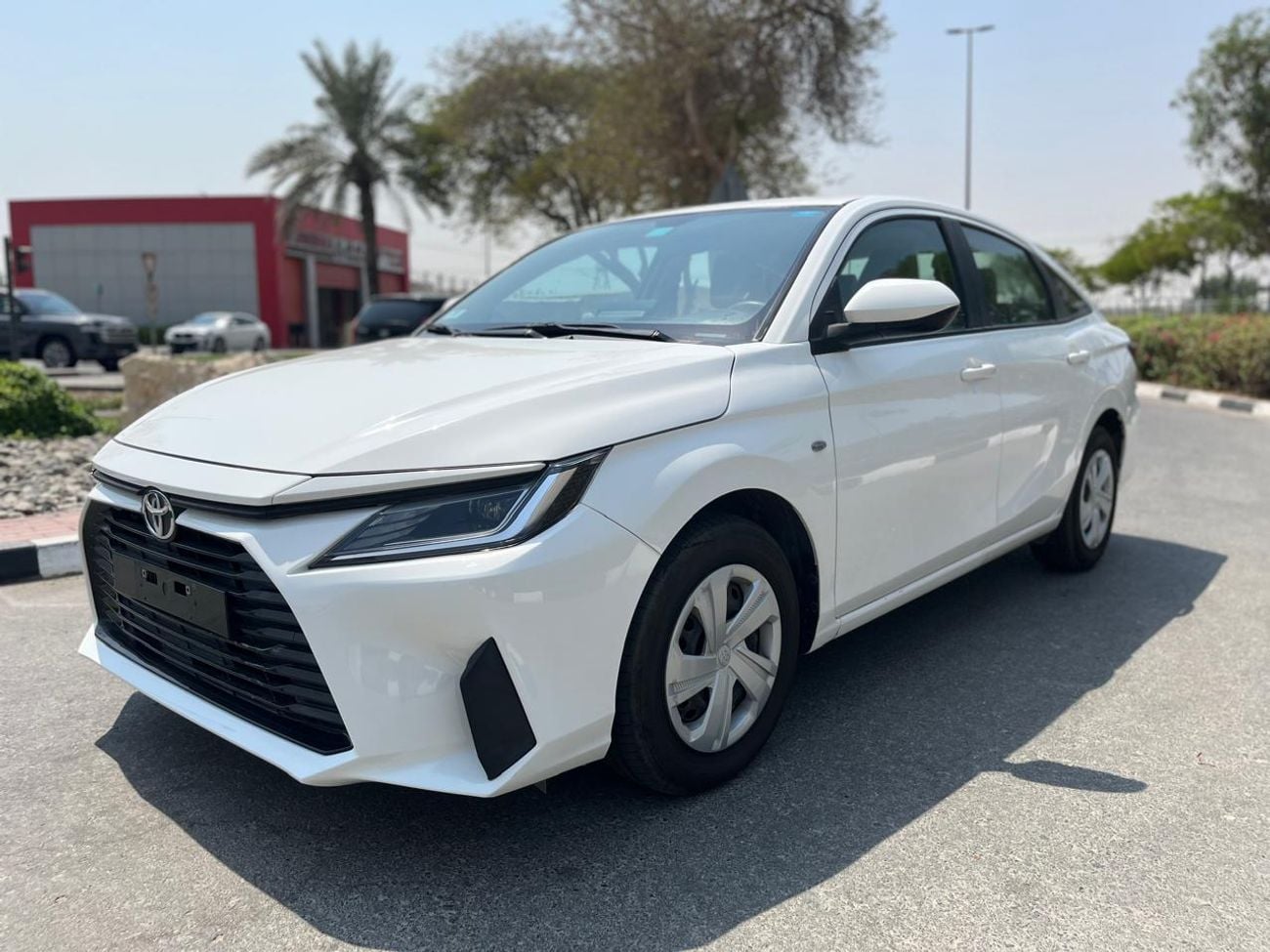 Toyota Yaris E Toyota Yaris 1,6L 2023 Gcc Mid option
