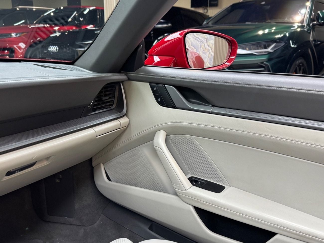 Porsche 911 Carrera 4 3.0L (475 HP) Convertible