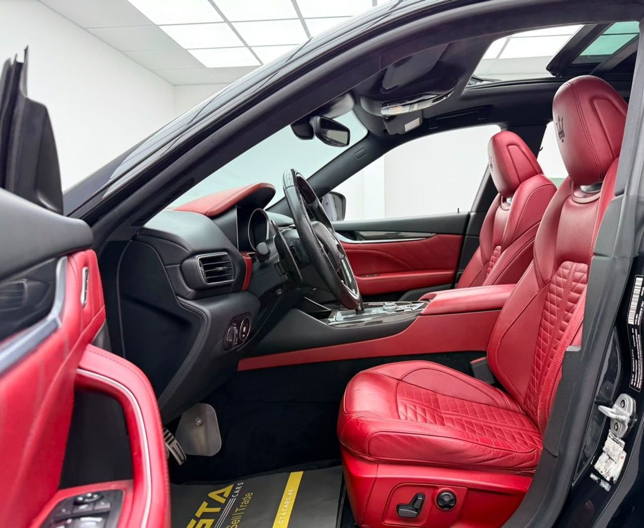 مازيراتي ليفونت TROFEO 2019 Maserati Levante Trofeo, Warranty, Carbon Fiber Interior, Excellent Condition, GCC