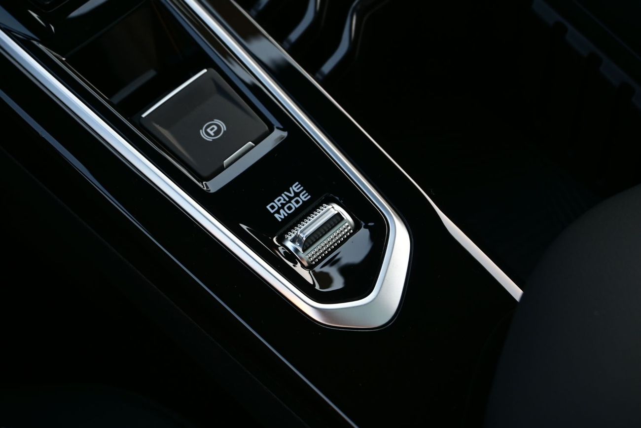 جيلي كول تري Geely Coolray 1.5L Turbo Petrol, Model 2025, Color White