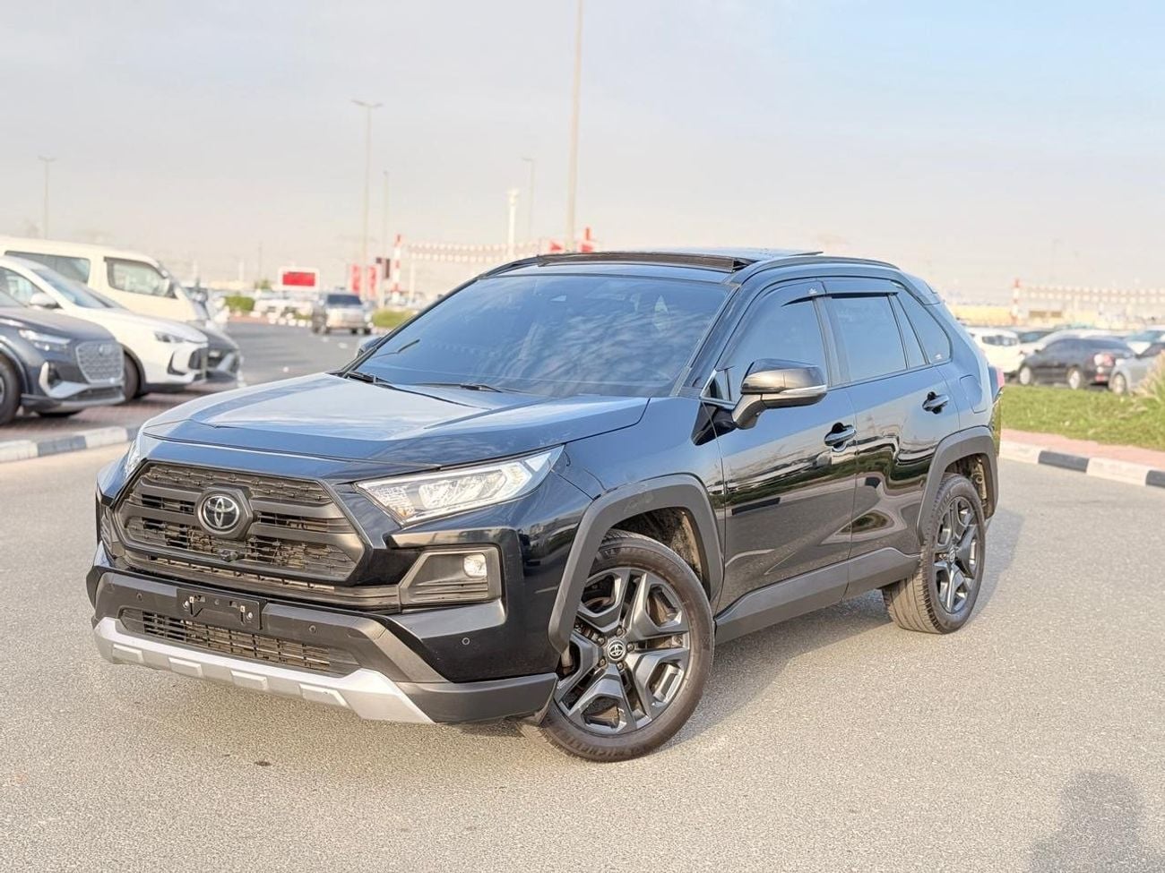 Toyota RAV4 Adventure 2.0 L Japanese Limited 2.0 L // panoramic, 360 camera full option