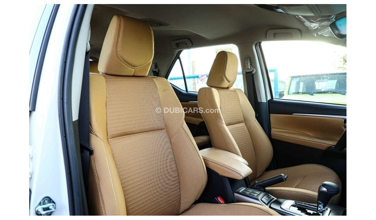 تويوتا فورتونر Get 2023 Toyota Fortuner 4X4 2.8 18'I AL - Platinum White inside Chamois