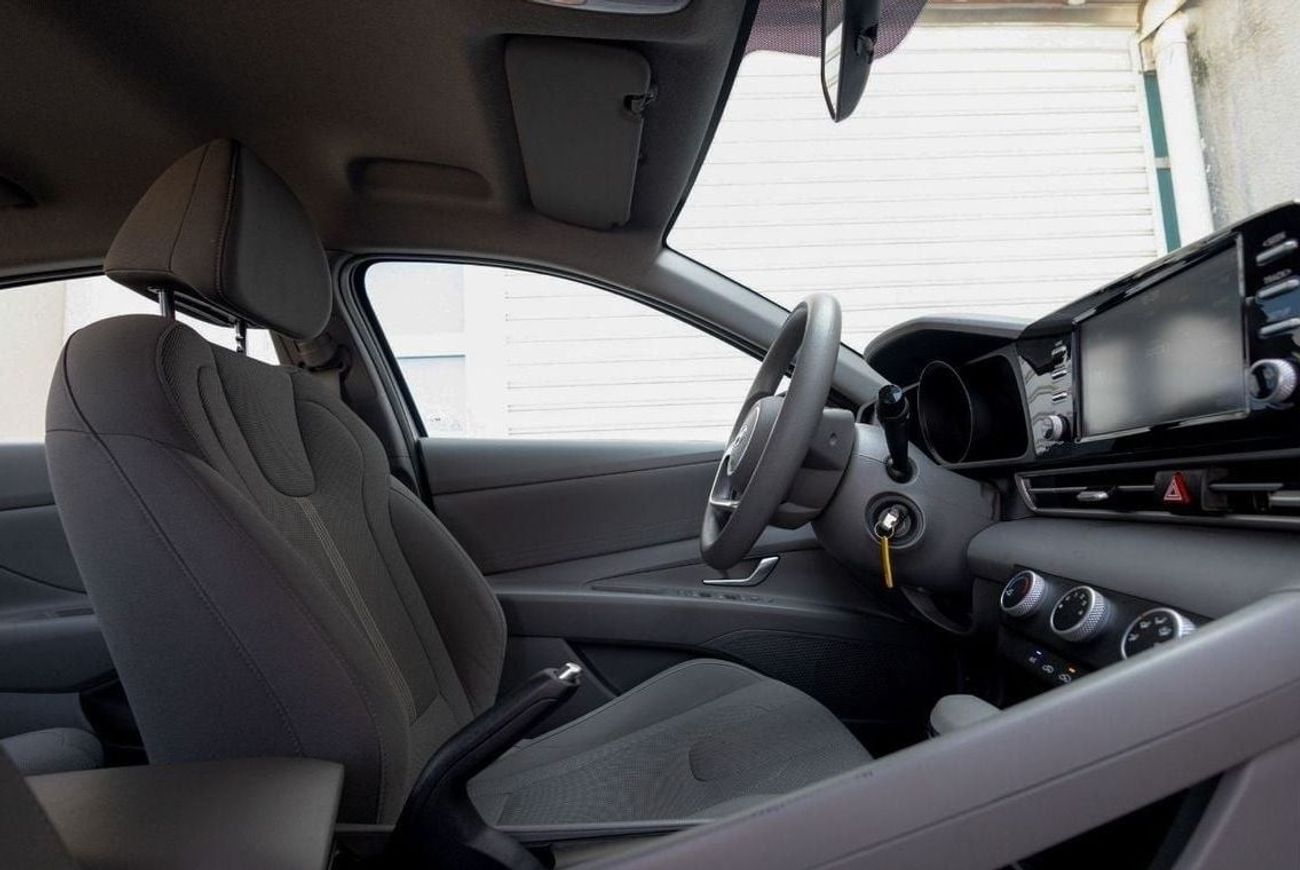 Hyundai Elantra Smart 1.6L Hyundai Elantra 2023 GCC under Agency Warranty with Flexible Down-Payment.